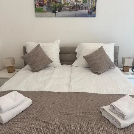Magnet Apartment