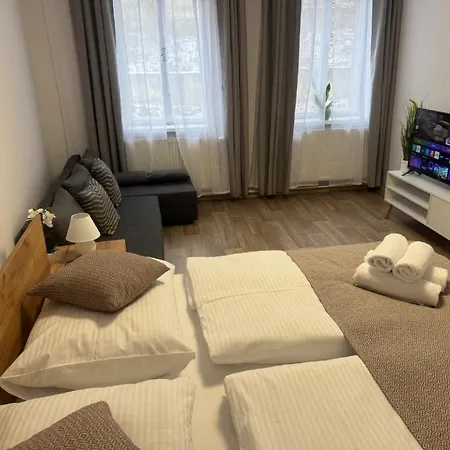 Magnet * קרלובי וארי